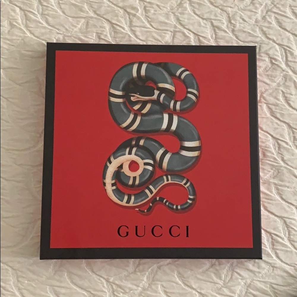 Gucci silk gift box with iconic  king snake